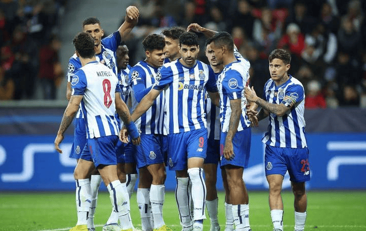 关于今晚葡超焦点战，密尔沃基雄鹿调整名单，媒体盛赞，训练强度明显提升的信息