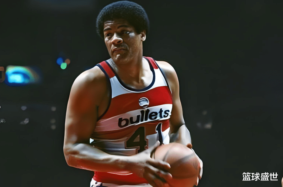 包含华盛顿奇才窗口期调整名单；志在NBA季后赛名次提升；管理层满意；年轻球员得到机会的词条