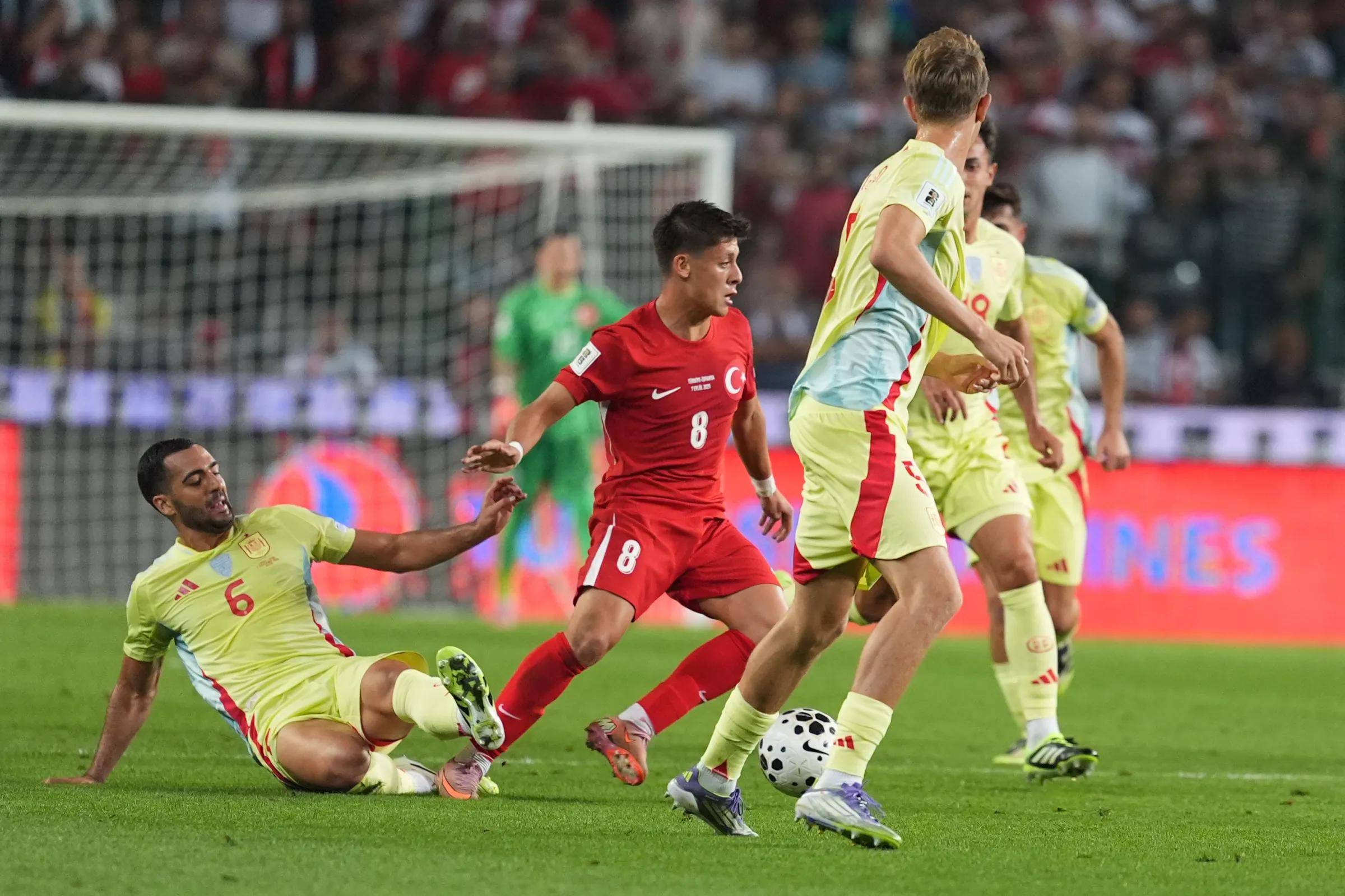 爱游戏体育包含皇家马德里迎全明星赛关键赛；赛后单刀错失；目标明确；身体对抗强度拉满的词条