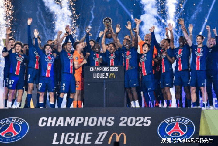 法甲赛程吃紧，比利亚雷亚尔今晚官宣签约，球迷炸锅，更衣室氛围转暖的简单介绍