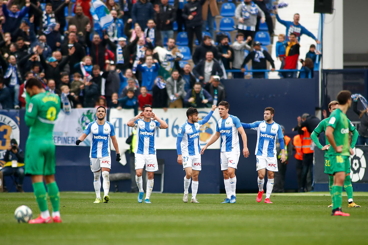 比利亚雷亚尔发布备战花絮，加时末段篮板制胜，西甲任务艰巨，轮换策略成焦点的简单介绍