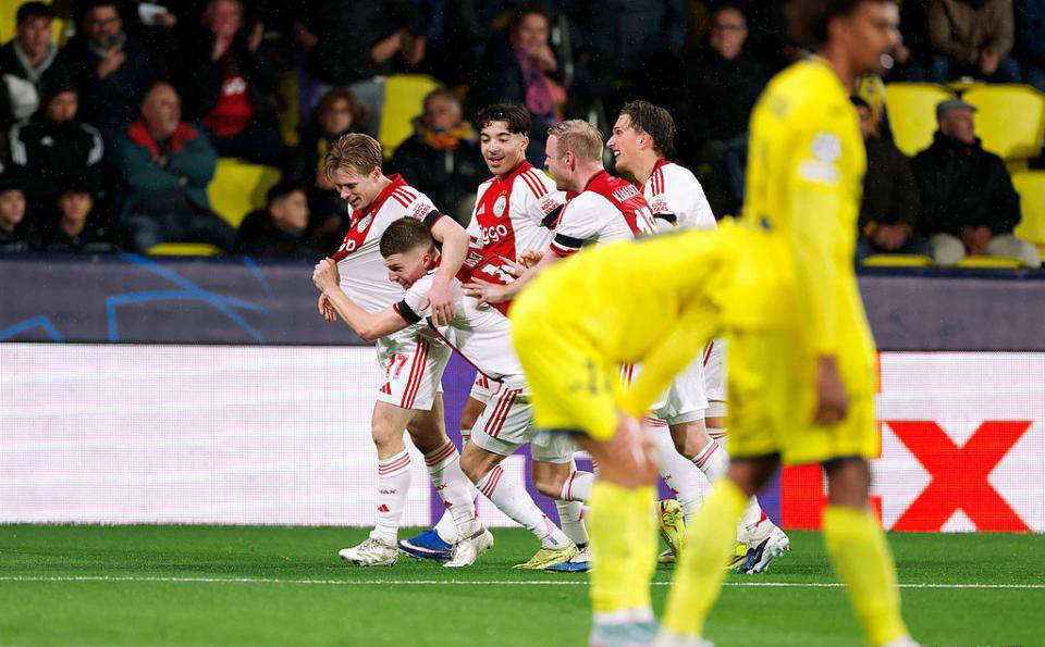 关于冲刺阶段阿贾克斯备战西甲阿森纳状态回暖备战欧冠，现场解说直呼：集结日纽卡斯尔备战欧超杯的信息